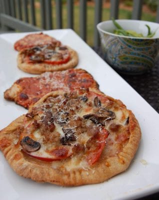 https://www.100daysofrealfood.com/wp-content/uploads/2010/06/pizza2-318x400.jpg