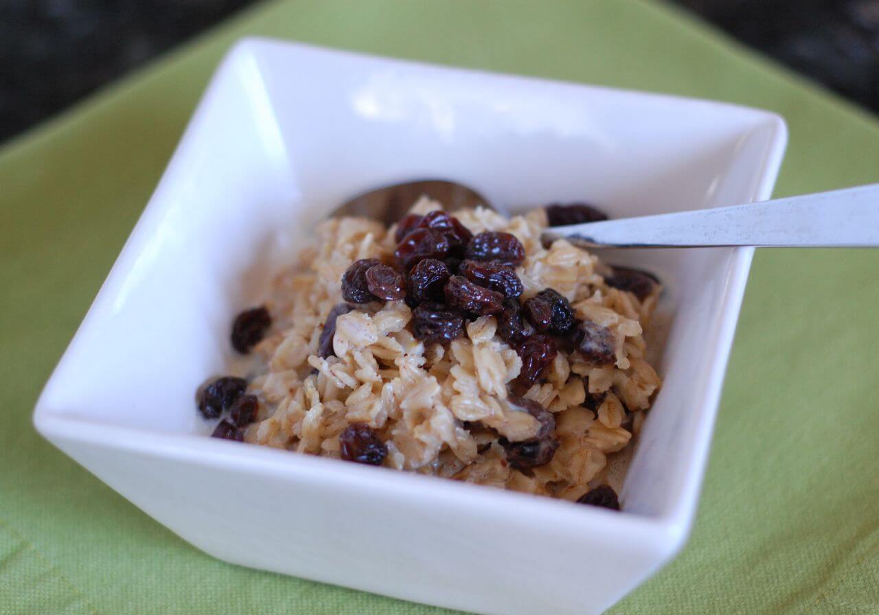 https://www.100daysofrealfood.com/wp-content/uploads/2011/12/oatmeal.jpg