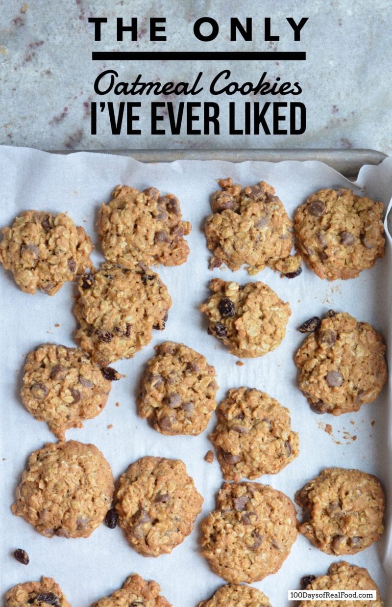 chocolate chip and raisin oatmeal cookies