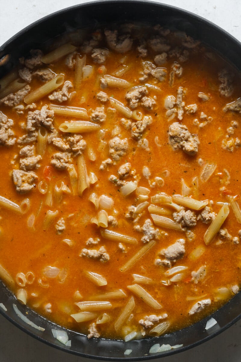 Pasta with meat and broth.