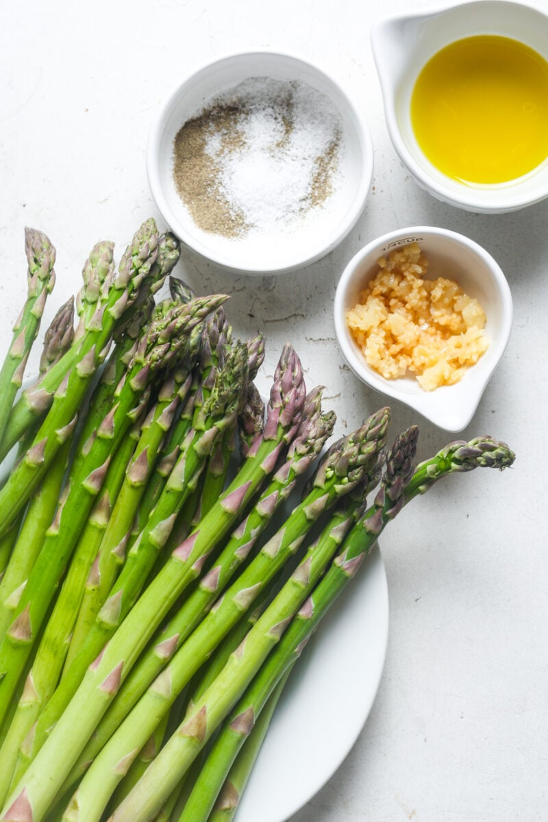 Ingredients for roasted asparagus.