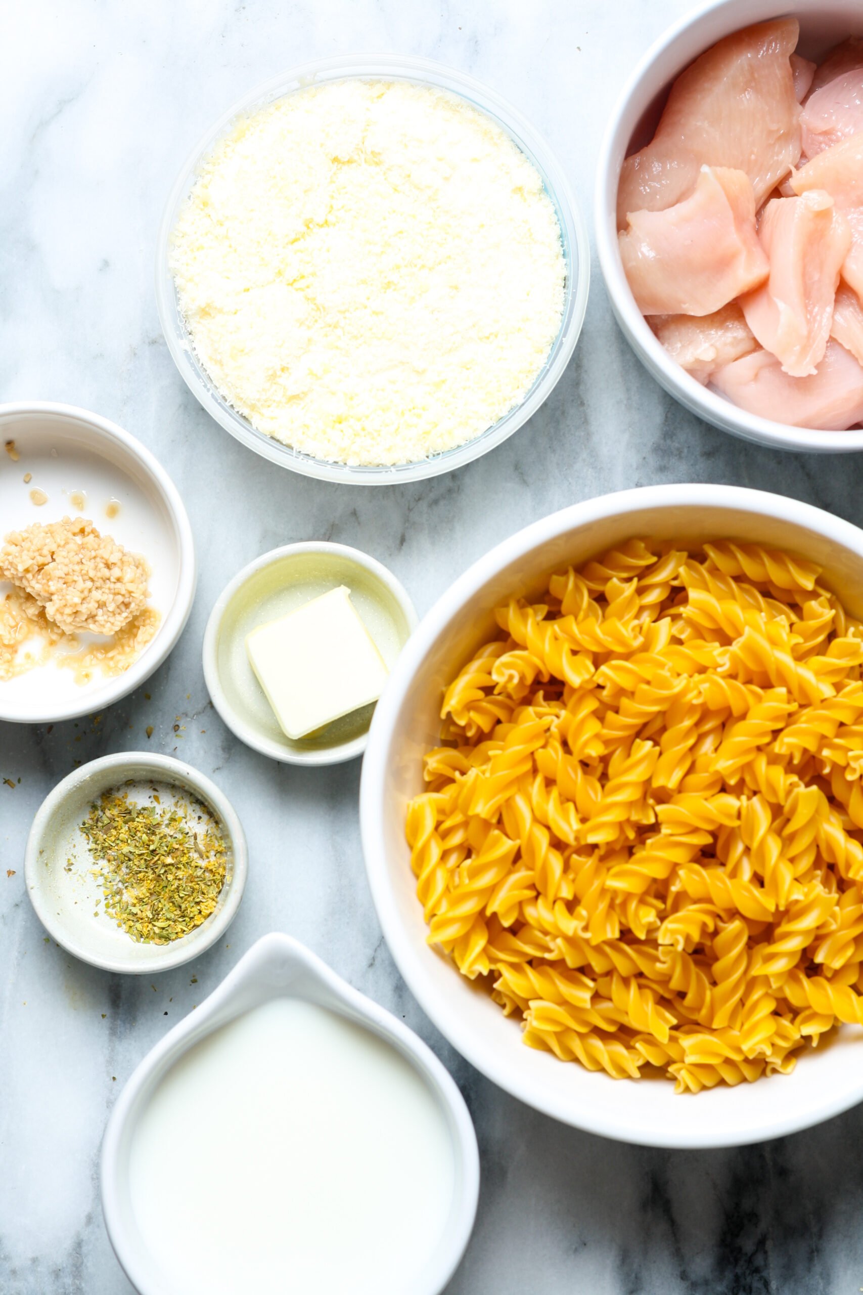 Ingredients for garlic chicken pasta.